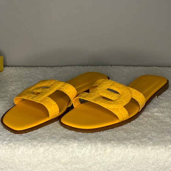 NEW IN BOX Cole Haan Chrisee Slide Sandal in Saffron Leather (sz 9B) - Picture 4 of 7